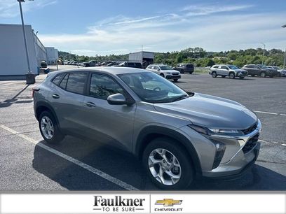 Used 2025 Chevrolet Trax LS w/ LS Convenience Package