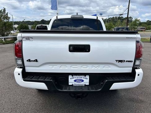 Used 2017 Toyota Tacoma TRD Pro AWD/4WD image 4