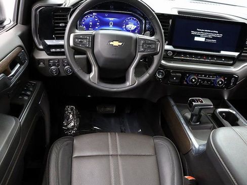 Used 2024 Chevrolet Silverado 1500 High Country w/ Technology Package AWD/4WD image 15