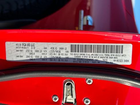 Used 2018 RAM 2500 Tradesman w/ Chrome Appearance Group image 17