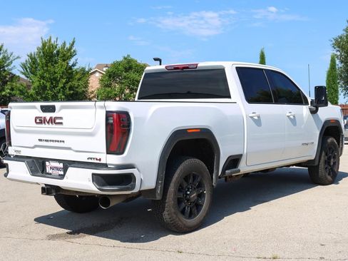 Used 2025 GMC Sierra 2500 AT4 AWD/4WD image 3
