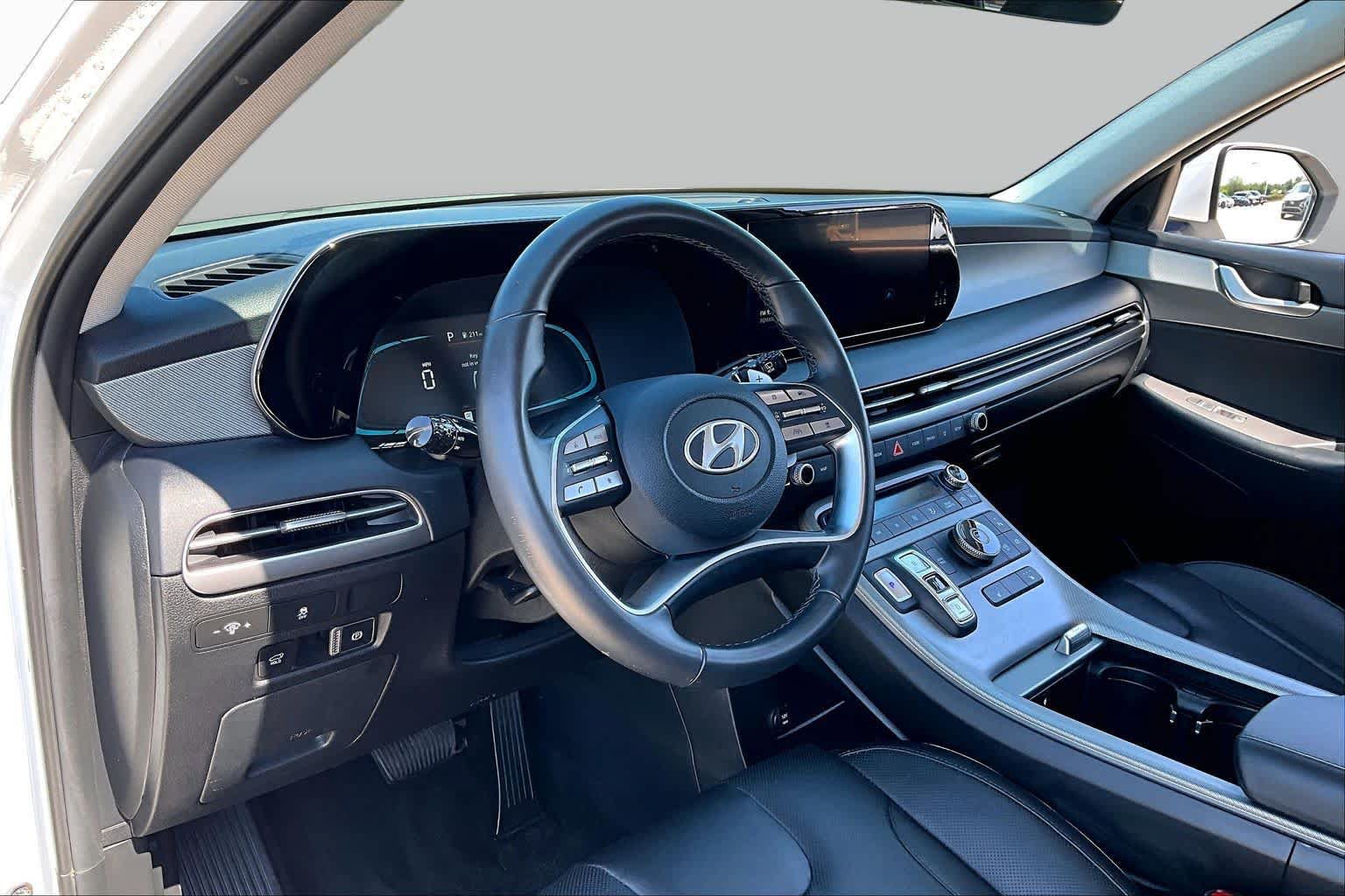 Used 2025 Hyundai Palisade SEL FWD image 18