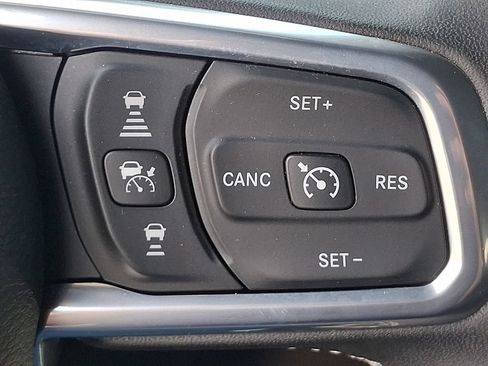 Used 2025 Jeep Wrangler Unlimited Sahara w/ Safety Group AWD/4WD image 22