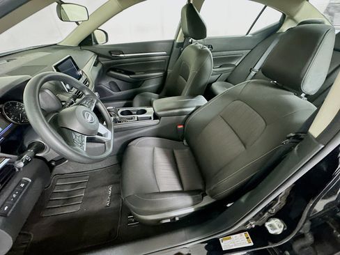 Used 2023 Nissan Altima 2.5 SV FWD image 13