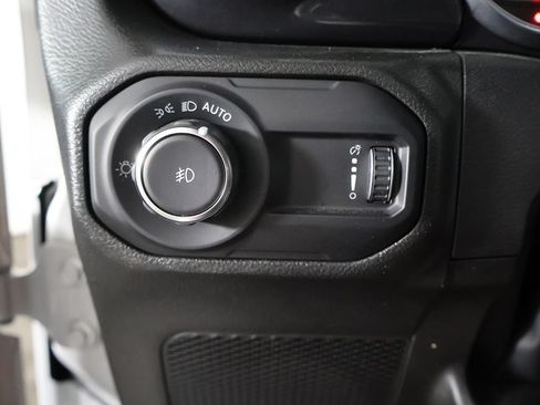 Used 2023 Jeep Wrangler Unlimited Sahara AWD/4WD image 33