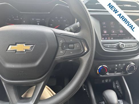 Used 2022 Chevrolet TrailBlazer LT AWD/4WD image 22