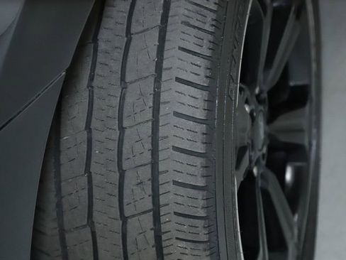 Used 2022 Ford Expedition Limited image 37