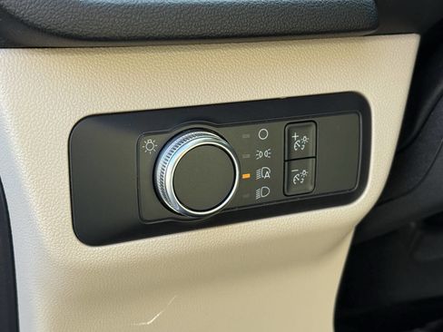 Used 2021 Ford Escape SE image 15