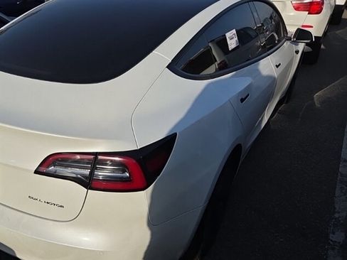 Used 2022 Tesla Model 3 Long Range AWD/4WD image 3
