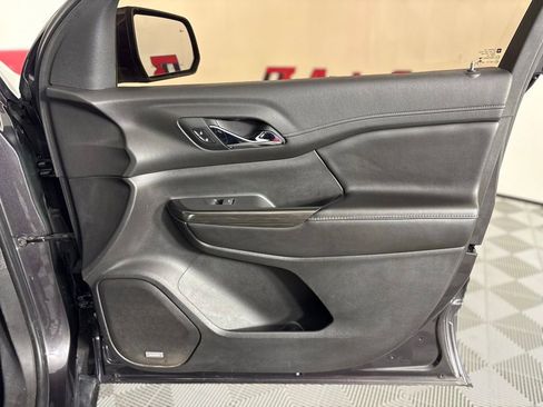 Used 2019 GMC Acadia SLT FWD image 39