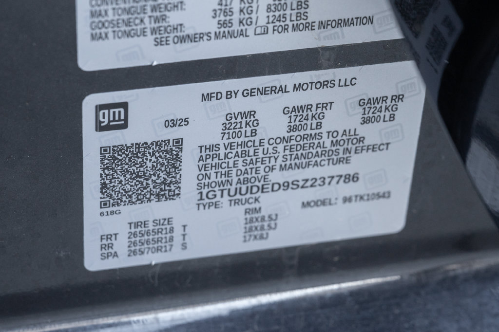 Used 2025 GMC Sierra 1500 SLT AWD/4WD image 17