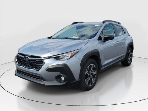 Used 2025 Subaru Crosstrek 2.0i Premium AWD/4WD image 2