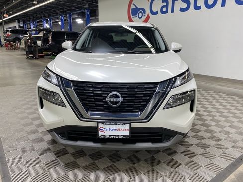 Used 2023 Nissan Rogue SV image 4