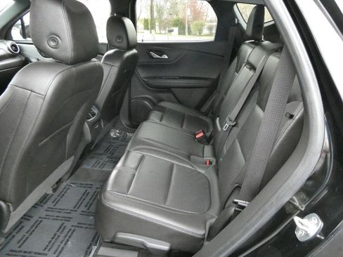 Used 2019 Chevrolet Blazer LT FWD image 23