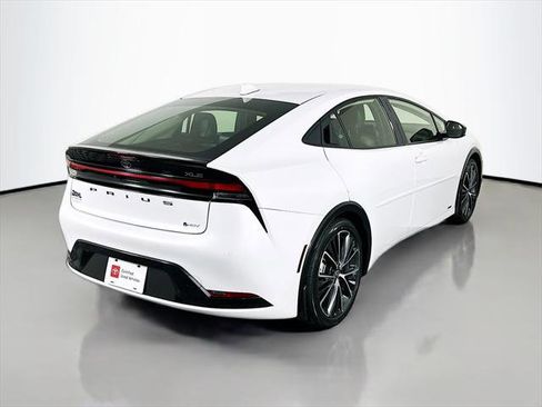 Certified 2023 Toyota Prius XLE image 13