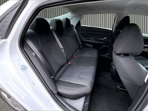 New 2026 Hyundai Elantra SE FWD image 11