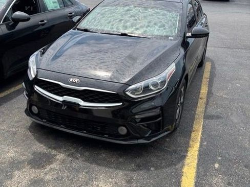 Used 2019 Kia Forte LXS FWD image 2