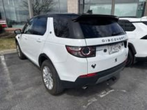 Used 2016 Land Rover Discovery Sport SE image 6