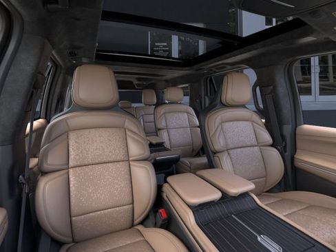 New 2026 Lincoln Navigator L Black Label AWD/4WD image 10