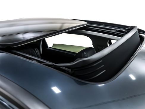 Used 2022 Audi e-tron Premium w/ Convenience Plus Package image 23