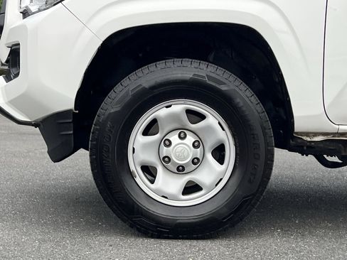 Used 2023 Toyota Tacoma SR AWD/4WD image 11