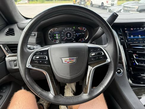 Used 2018 Cadillac Escalade Platinum AWD/4WD image 31