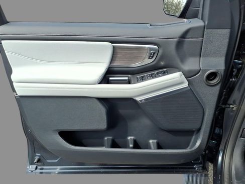 New 2026 Ford Expedition Platinum image 16