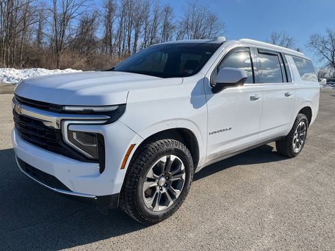 Certified 2025 Chevrolet Suburban LS image 7