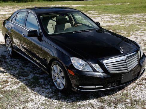 Used 2013 Mercedes-Benz E 350 4MATIC Sedan w/ Premium 1 Pkg image 15