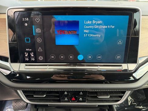 Used 2024 Volkswagen Atlas SE image 19