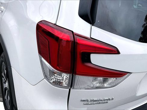 Used 2023 Subaru Forester Premium AWD/4WD image 23