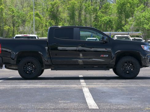 Used 2022 Chevrolet Colorado Z71 w/ Z71 Midnight Edition AWD/4WD image 7