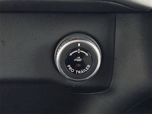 Used 2025 Lincoln Navigator Reserve image 21