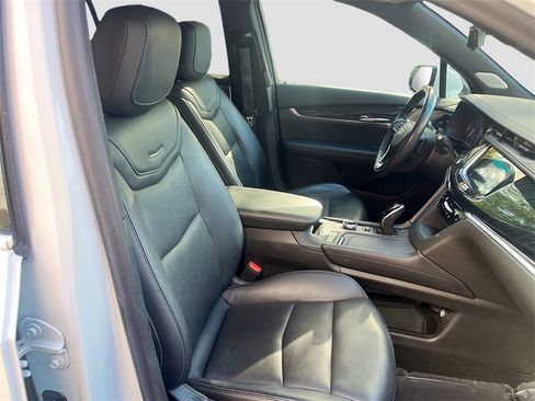 Used 2022 Cadillac XT6 Premium Luxury w/ Technology Package image 31