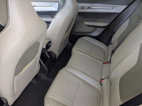 New 2025 Volvo EX30 Plus w/ Protection Package Premier image 15