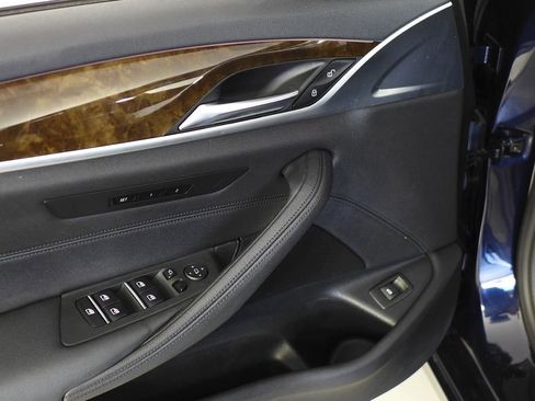 Used 2020 BMW 530i w/ Convenience Package image 13