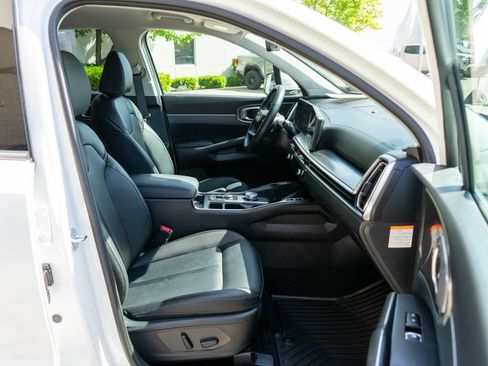Certified 2026 Kia Sorento EX AWD/4WD image 10