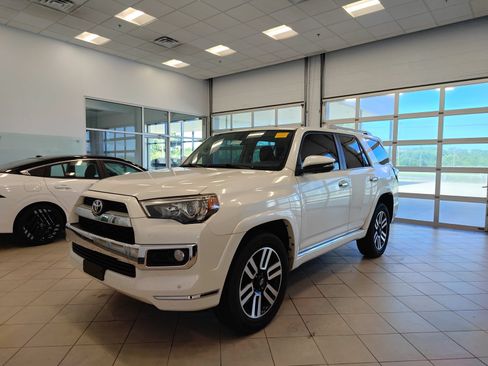 Used 2018 Toyota 4Runner Limited AWD/4WD image 5