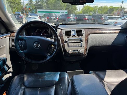 Used 2011 Cadillac DTS Limousine FWD image 16