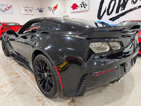 Used 2015 Chevrolet Corvette Z06 w/ 3LZ Preferred Equipment Group RWD image 3