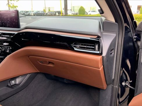 Certified 2025 Acura MDX w/Technology Package image 18