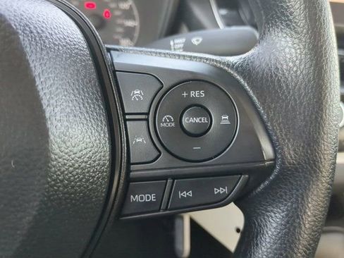 Used 2025 Toyota Corolla LE FWD image 22