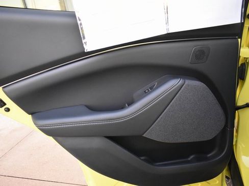 Used 2025 Ford Mustang Mach-E Premium image 39