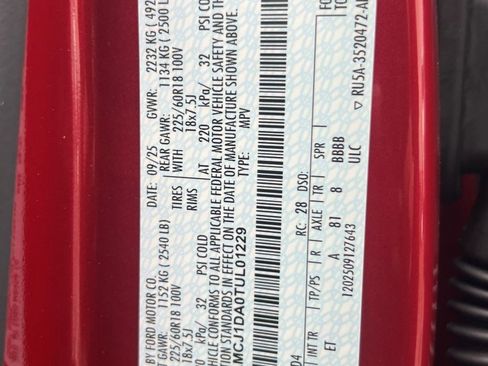 New 2026 Lincoln Corsair Premiere image 24