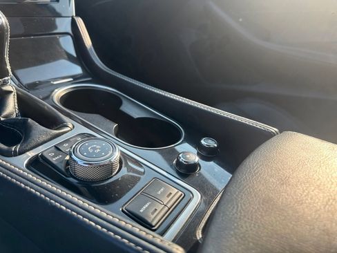 Used 2017 Nissan Maxima Platinum FWD image 26