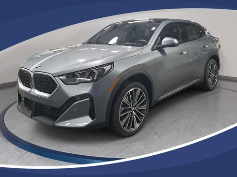 New 2026 BMW X2 xDrive28i w/ Technology Package AWD/4WD image 1