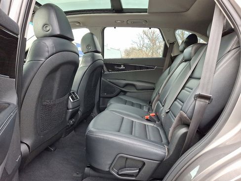 Used 2019 Kia Sorento EX w/ EX Touring Package image 20