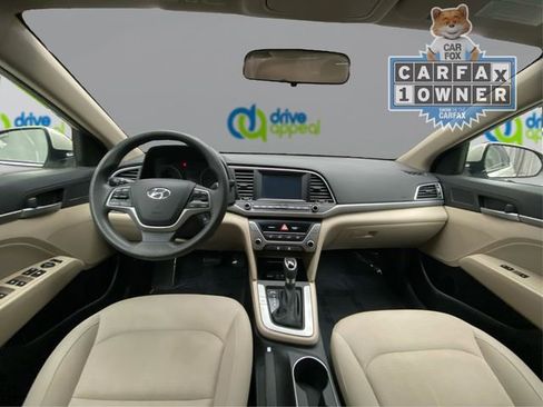 Used 2017 Hyundai Elantra SE FWD image 27
