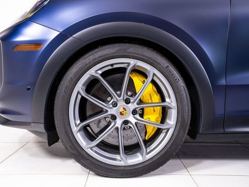 Used 2024 Porsche Cayenne Turbo GT AWD/4WD image 11