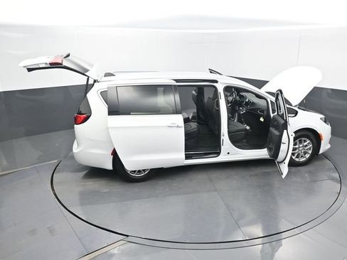 New 2025 Chrysler Voyager LX image 74